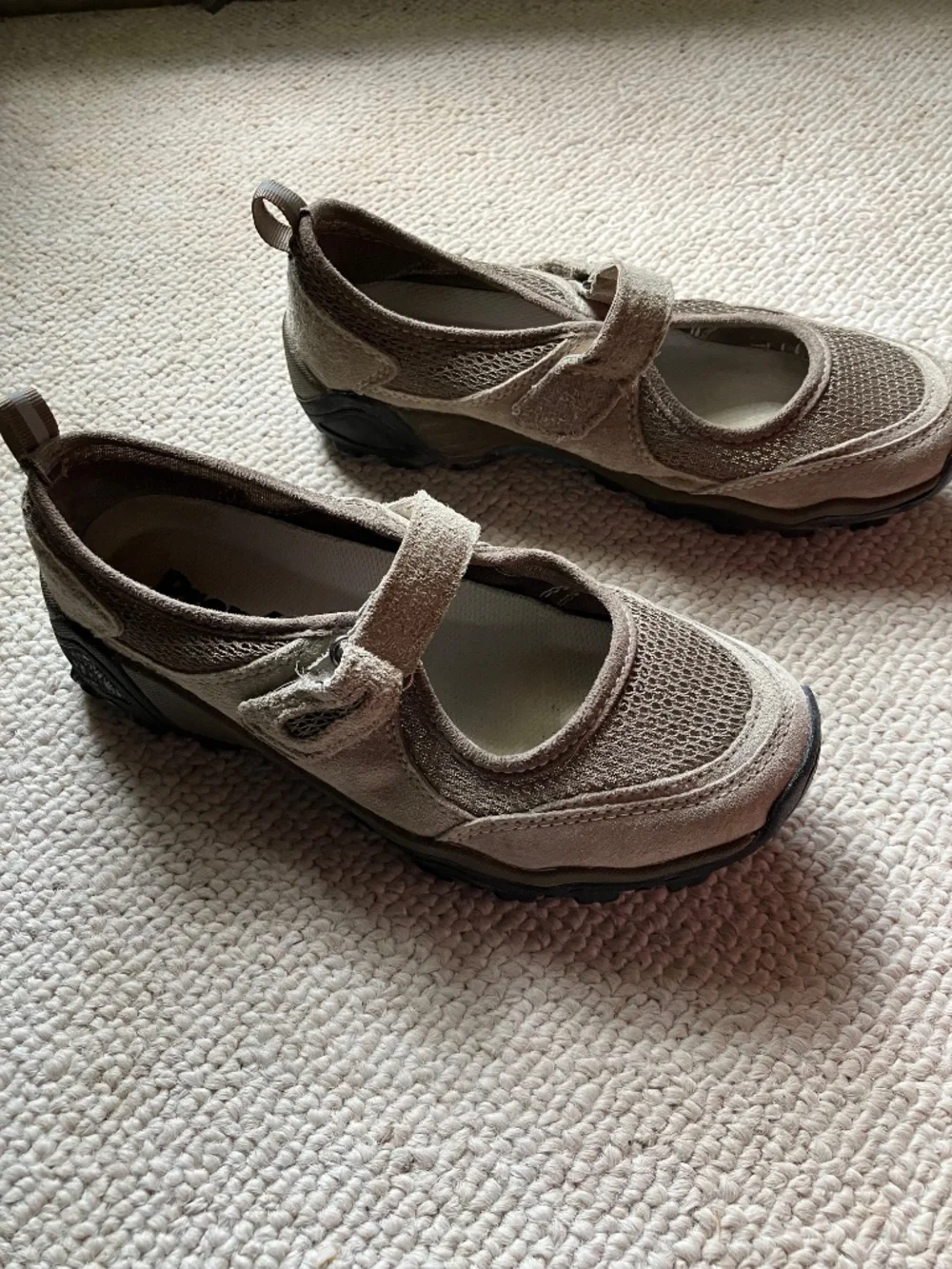 7 M Propet Mary Jane casual walking shoes